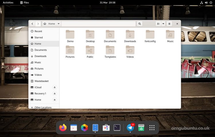 Screenshot of Dash to Dock in GNOME 40