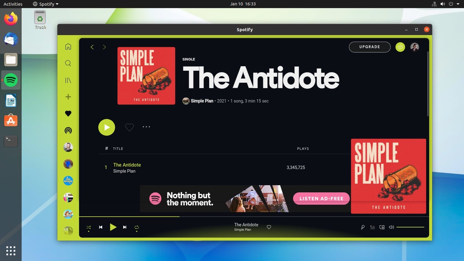 Spotify for Linux using the Dribblish Spicetify theme