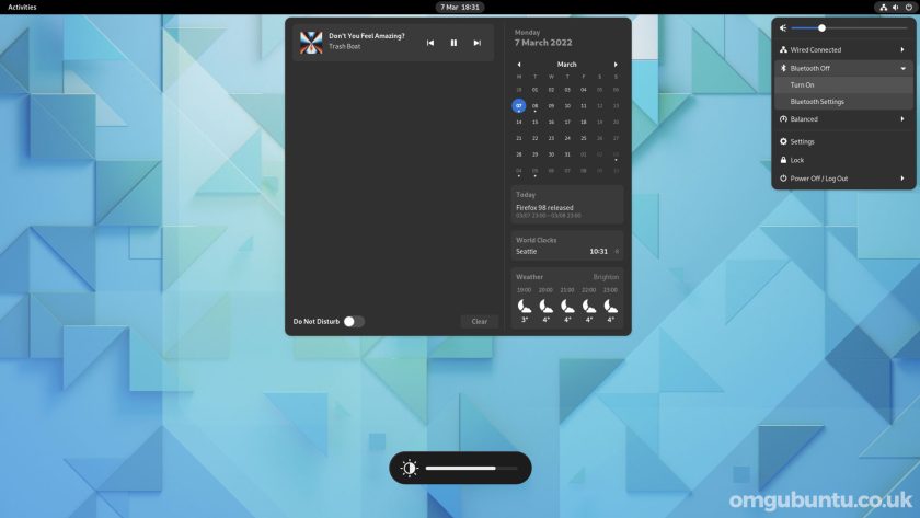 GNOME 42 screenshot showing the new shell theme