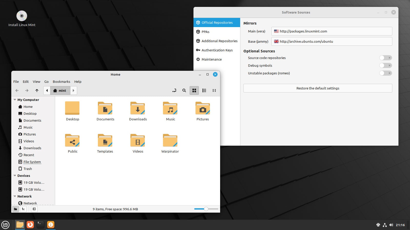Screenshot van de Linux Mint 21.1-desktop met nieuwe mappictogrammen zichtbaar in de Nemo-bestandsbeheerder
